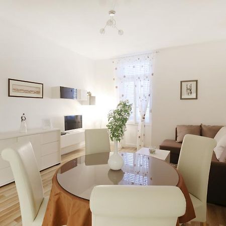 Bay View Apartment Zadar Bagian luar foto